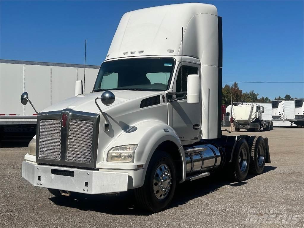 Kenworth T880 曳引機組件