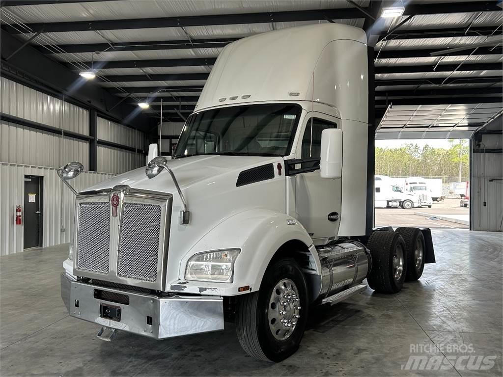 Kenworth T880 曳引機組件