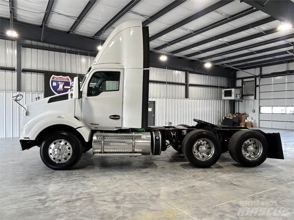 Kenworth T880 曳引機組件