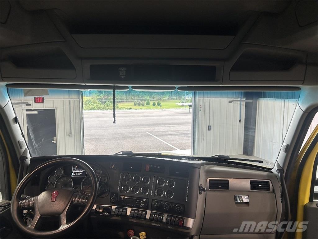Kenworth T880 曳引機組件