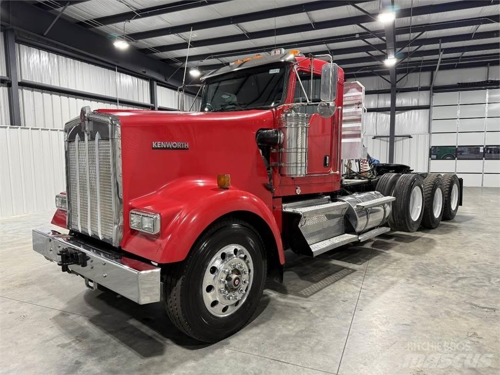 Kenworth W900L 曳引機組件