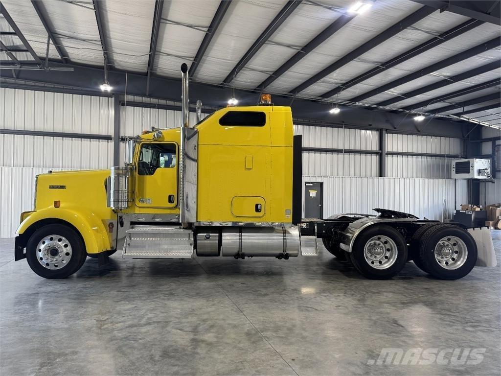 Kenworth W900L 曳引機組件
