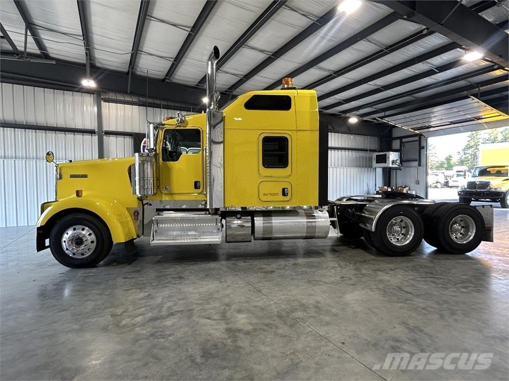 Kenworth W900L 曳引機組件
