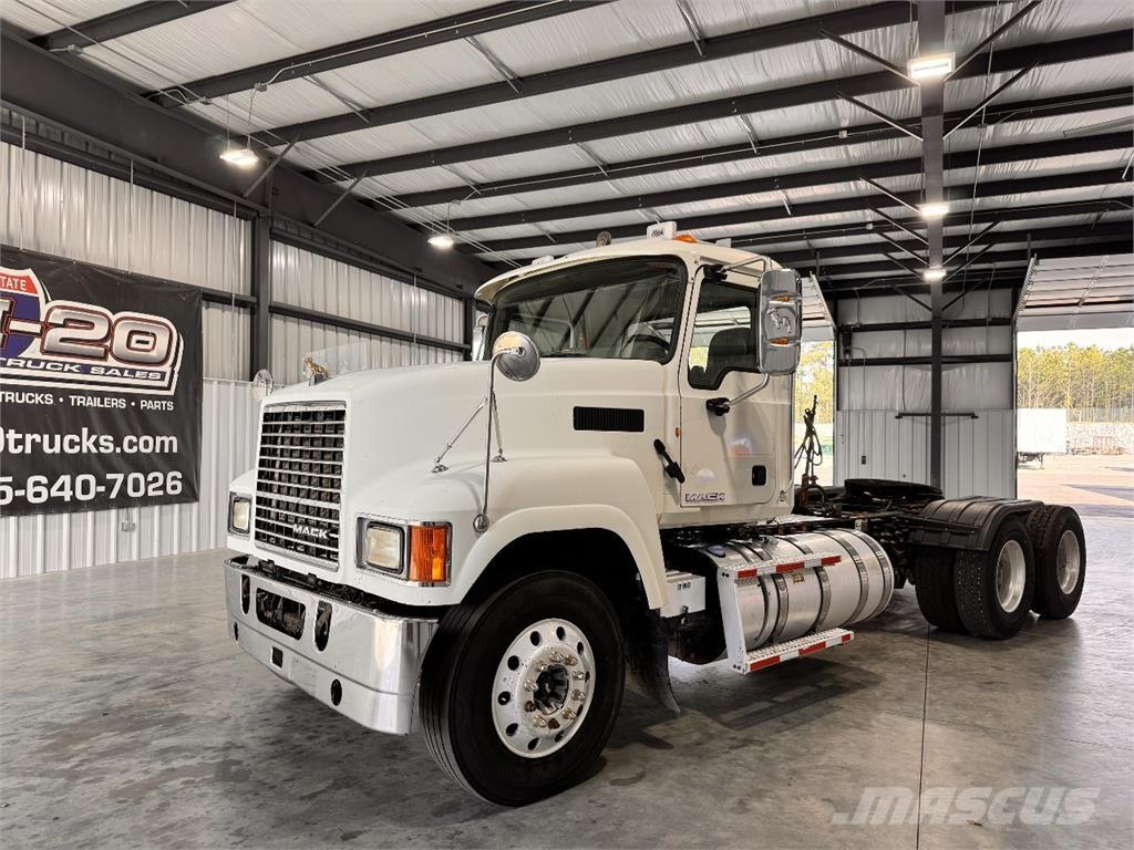 Mack CHU613 曳引機組件