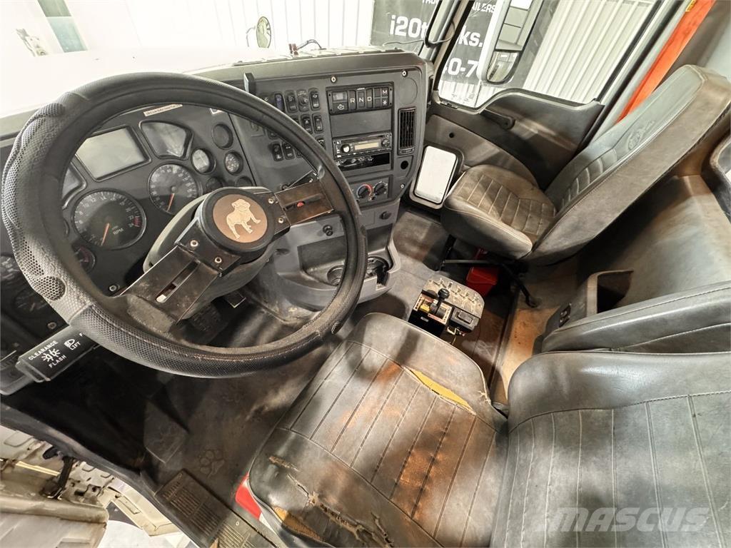 Mack CHU613 曳引機組件