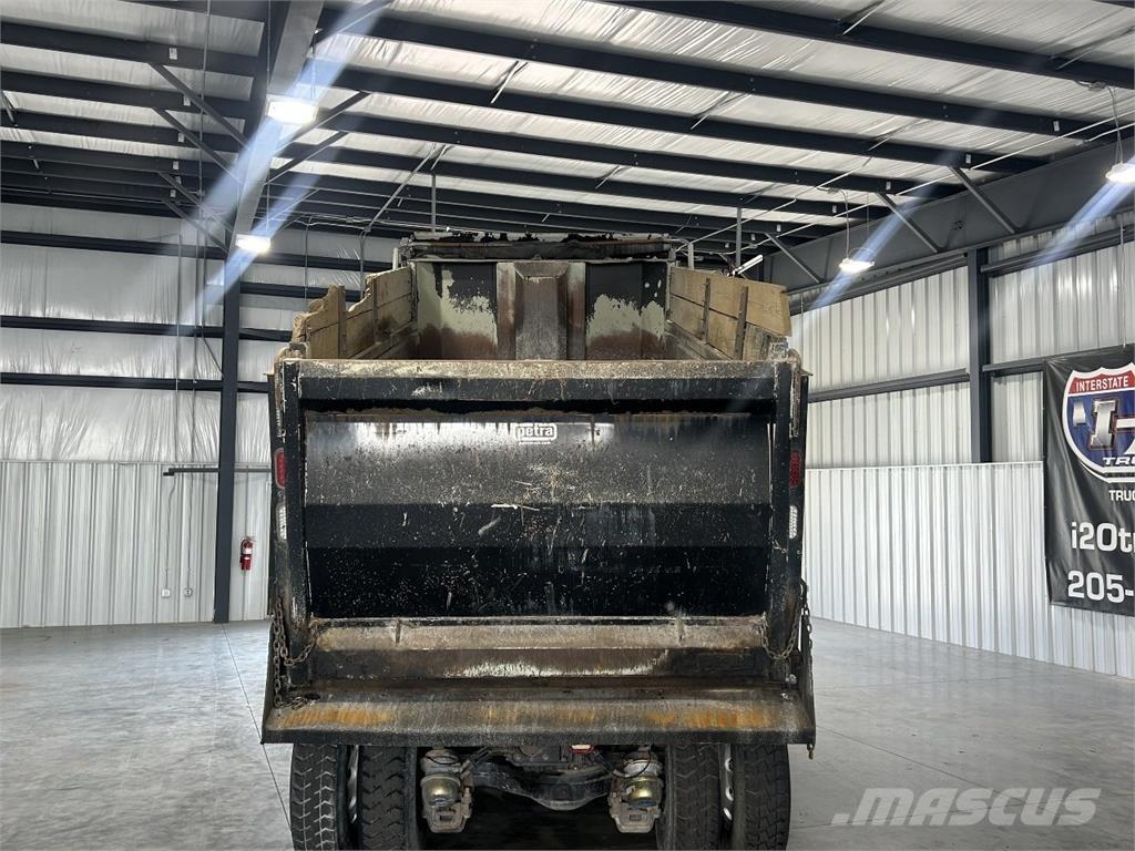 Mack Granite 傾卸式卡車