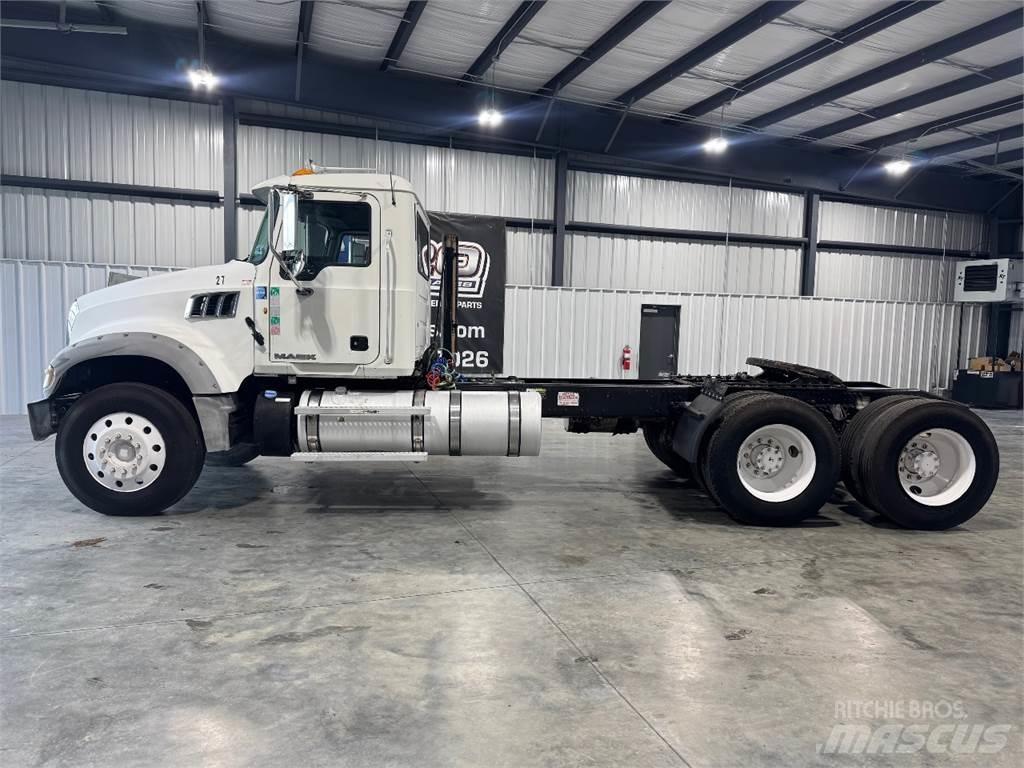 Mack GU713 曳引機組件