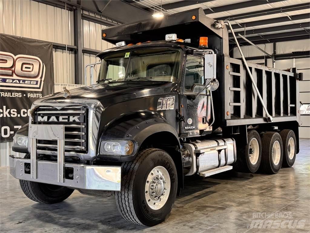 Mack GU713 傾卸式卡車
