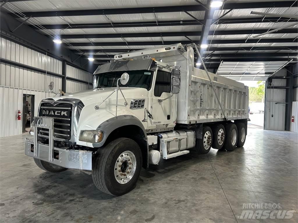 Mack GU713 傾卸式卡車