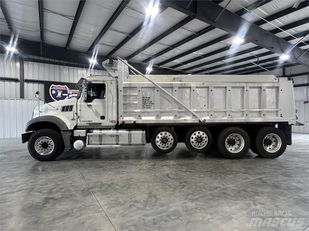 Mack GU713 傾卸式卡車