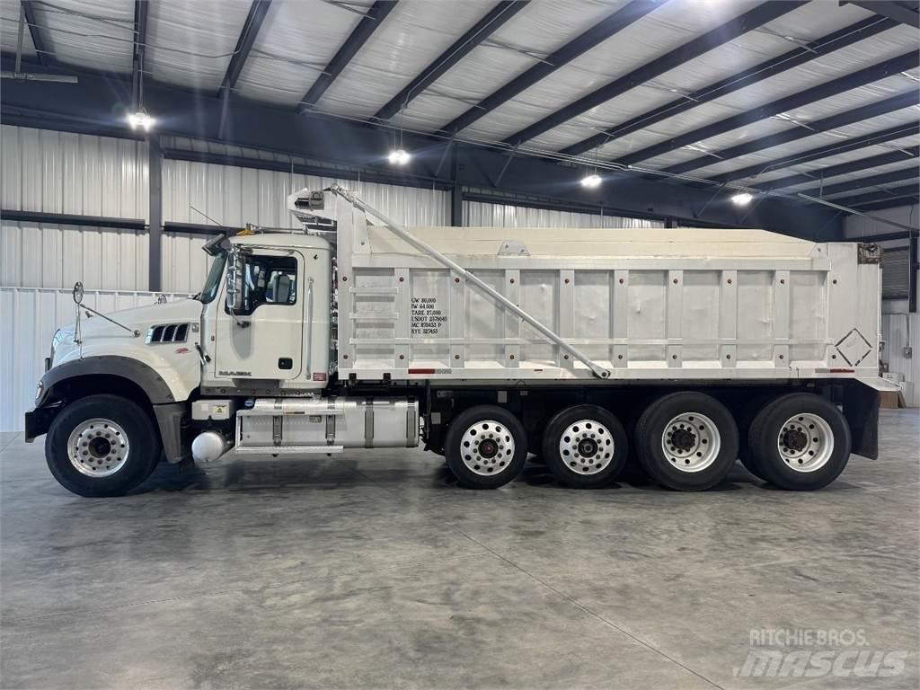Mack GU713 傾卸式卡車