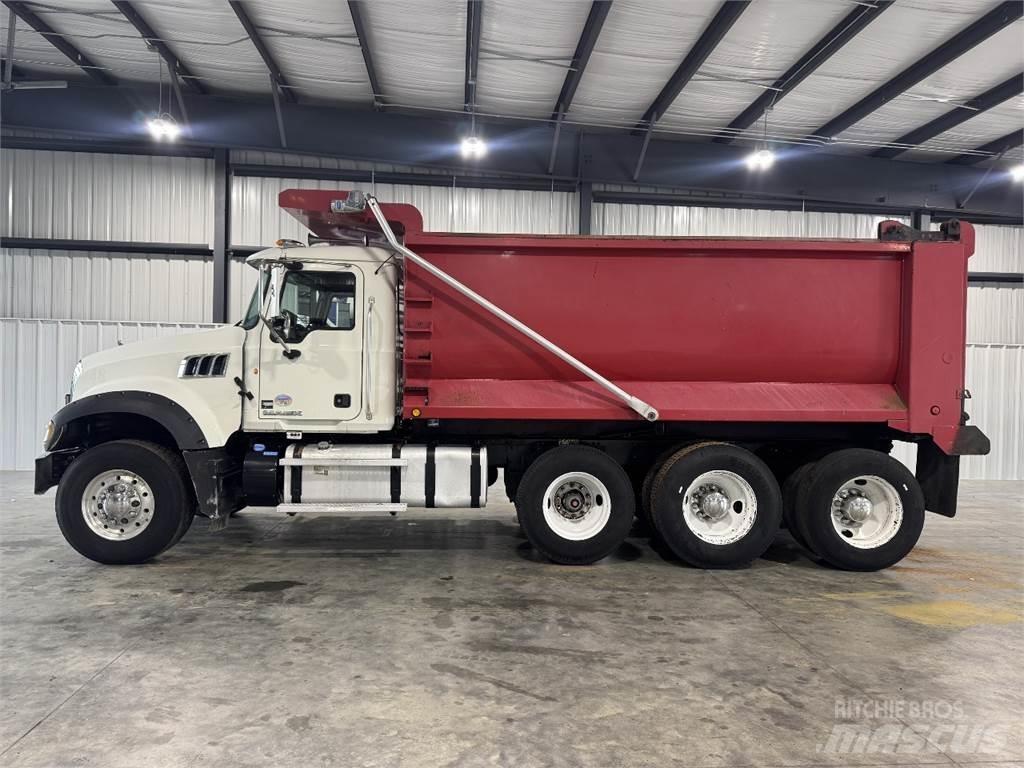 Mack GU713 傾卸式卡車