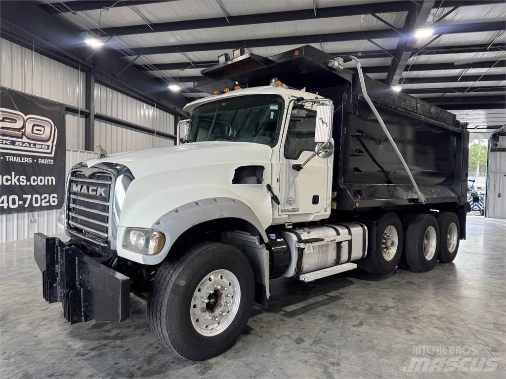 Mack GU713 傾卸式卡車