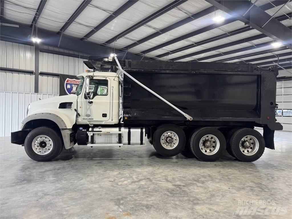 Mack GU713 傾卸式卡車
