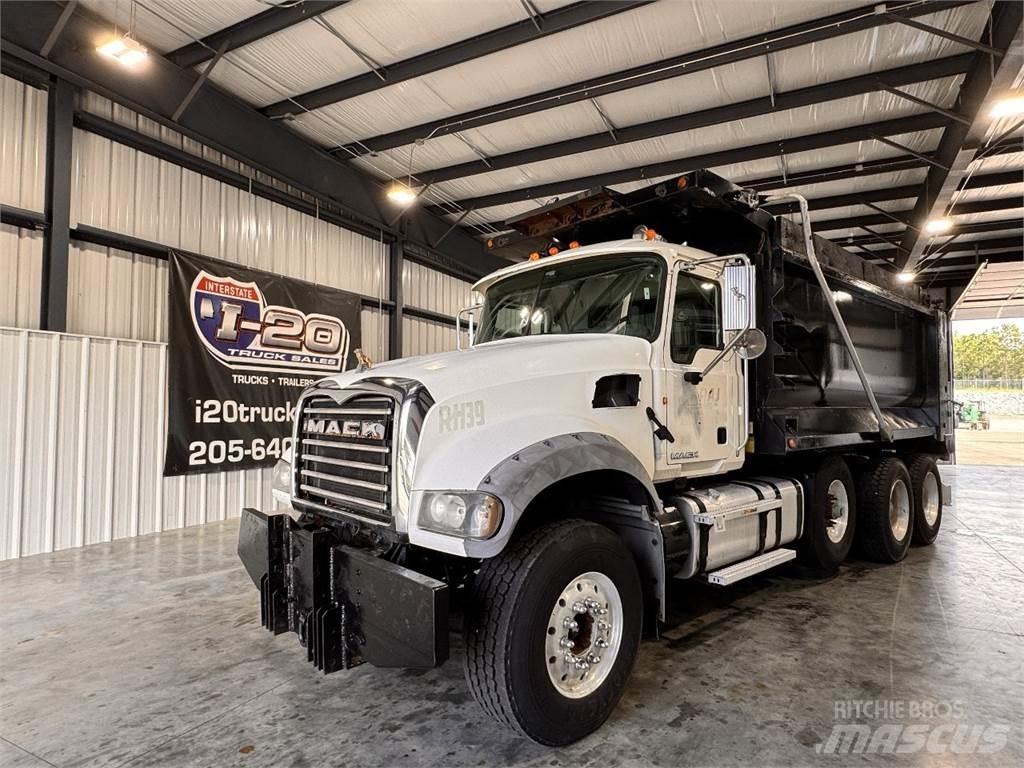 Mack GU713 傾卸式卡車