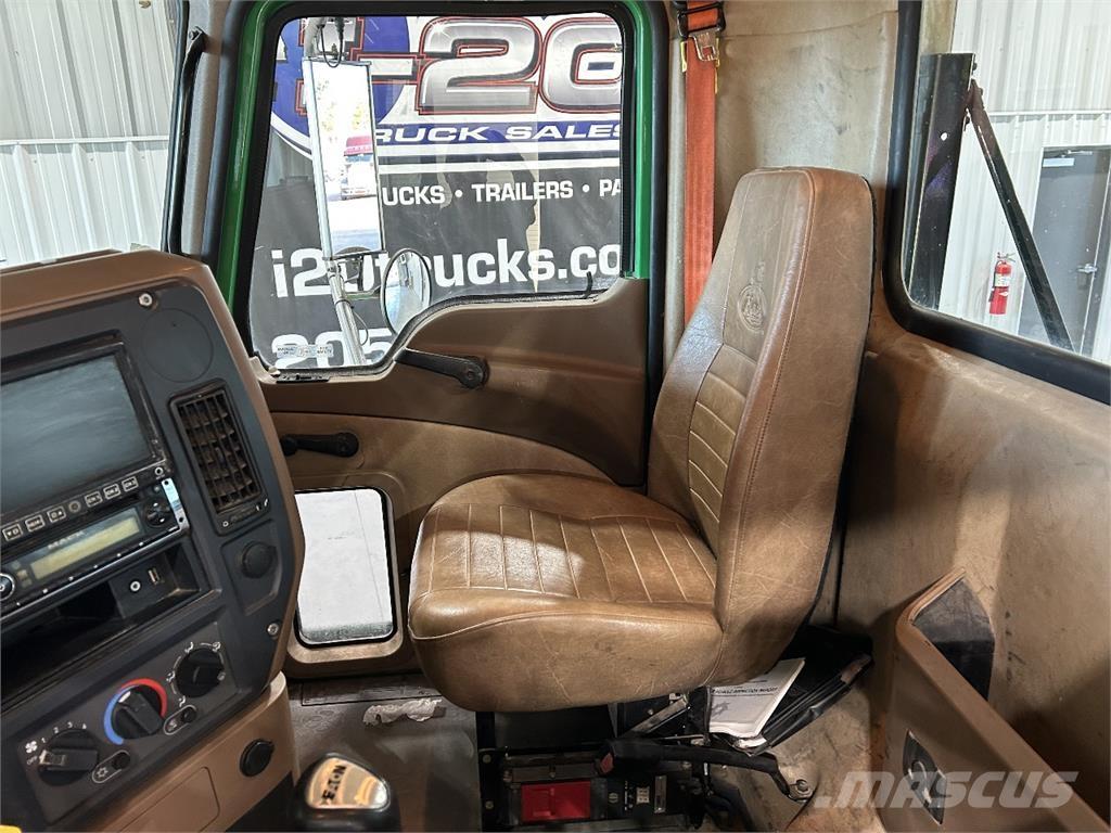 Mack GU813 其他貨車