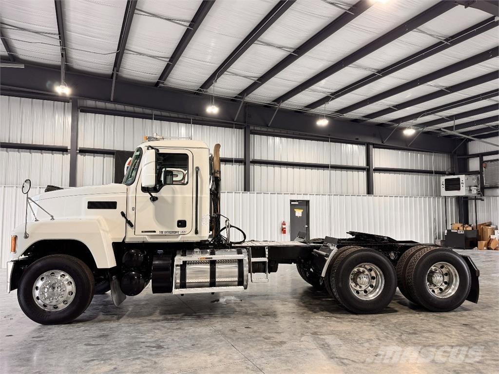 Mack Pinnacle Tractor Units