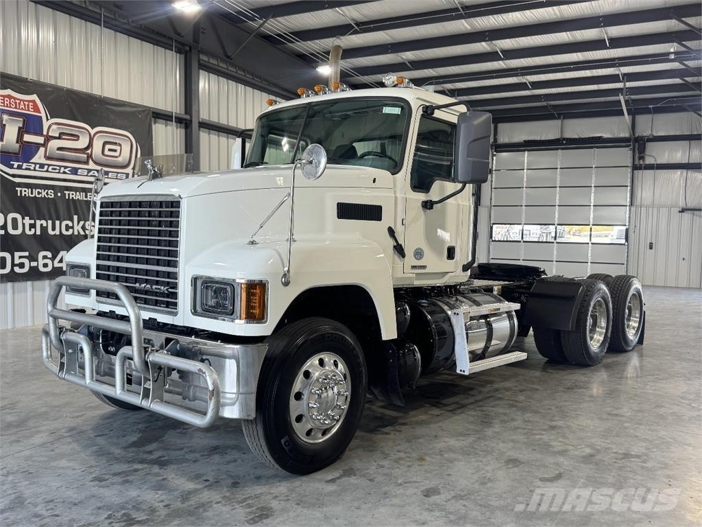 Mack Pinnacle 曳引機組件