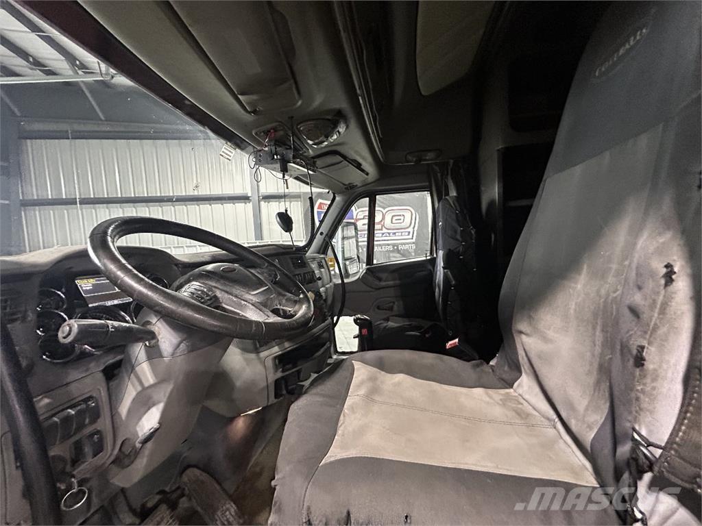 Peterbilt 587 曳引機組件