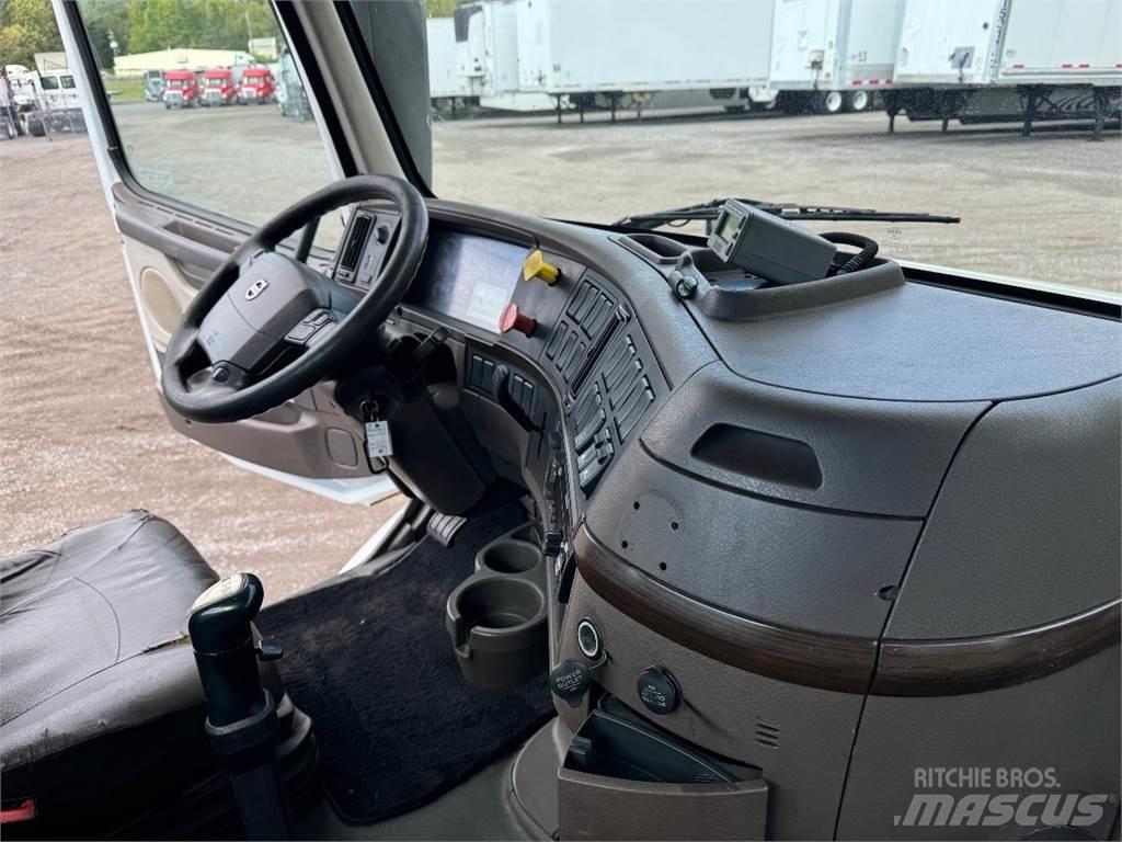 Volvo VNL42T300 曳引機組件