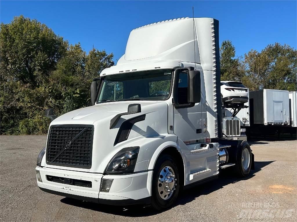 Volvo VNL42T300 曳引機組件
