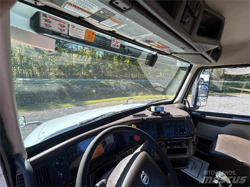 Volvo VNL42T300 曳引機組件
