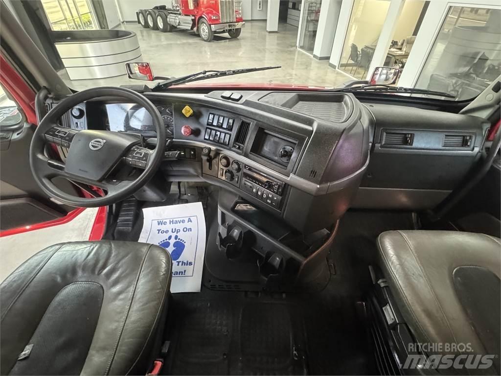 Volvo VNL64T740 曳引機組件