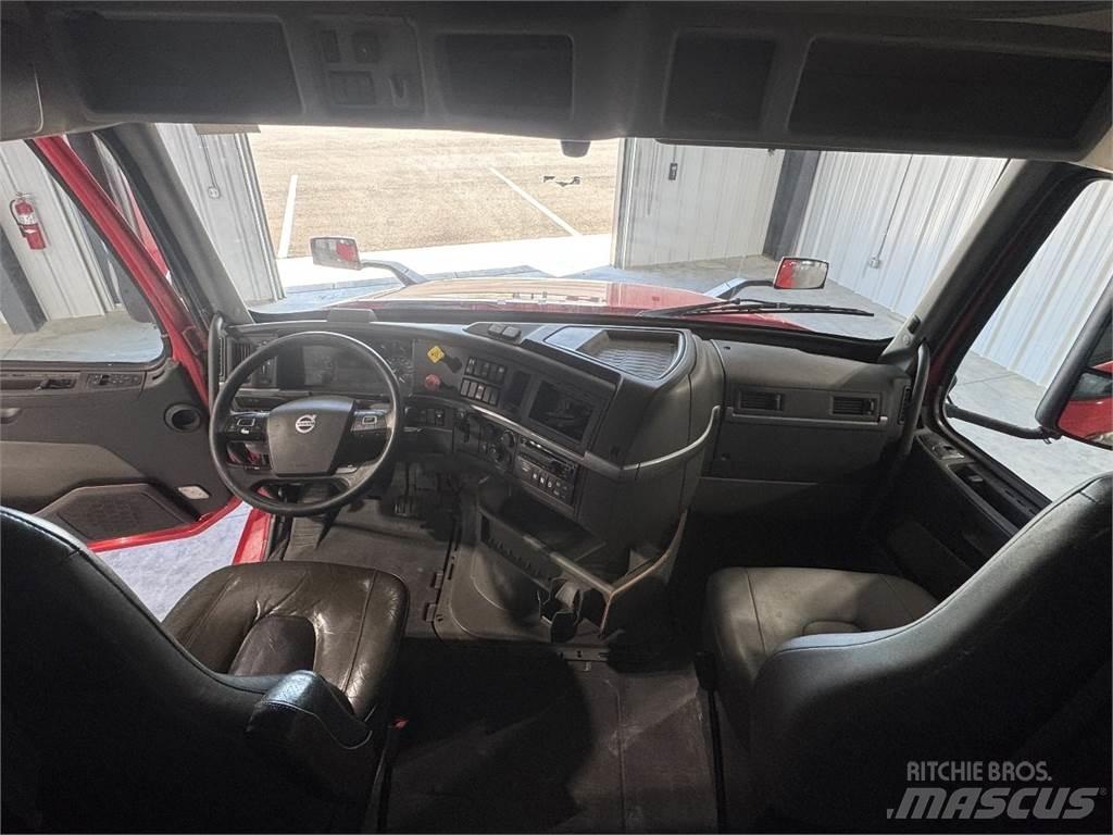 Volvo VNL64T740 曳引機組件