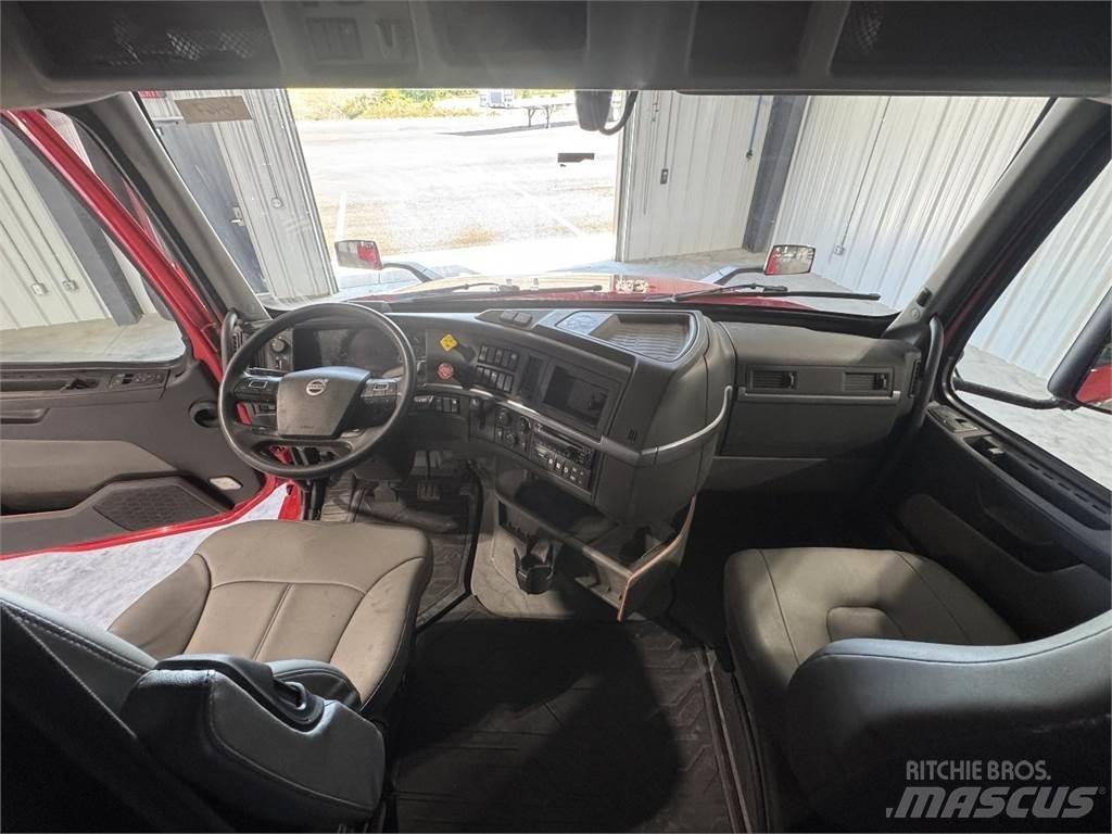 Volvo VNL64T740 曳引機組件
