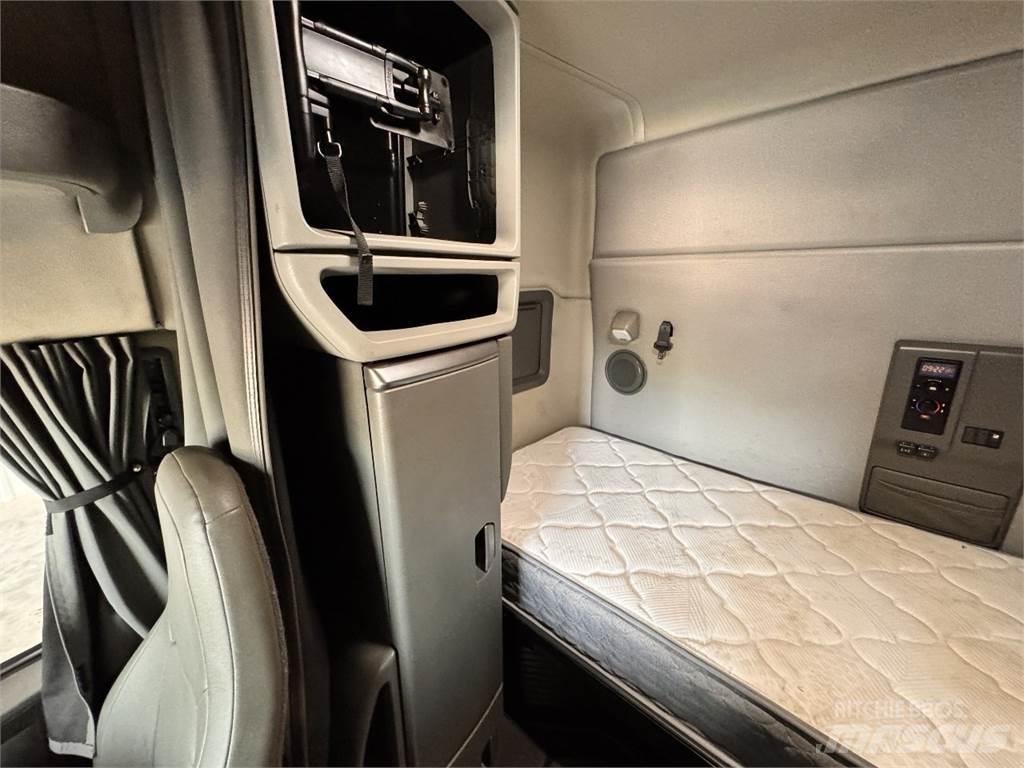 Volvo VNL64T740 曳引機組件