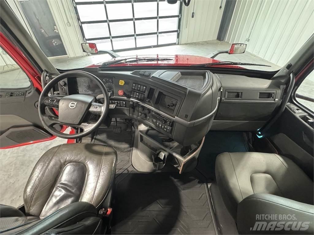 Volvo VNL64T740 曳引機組件