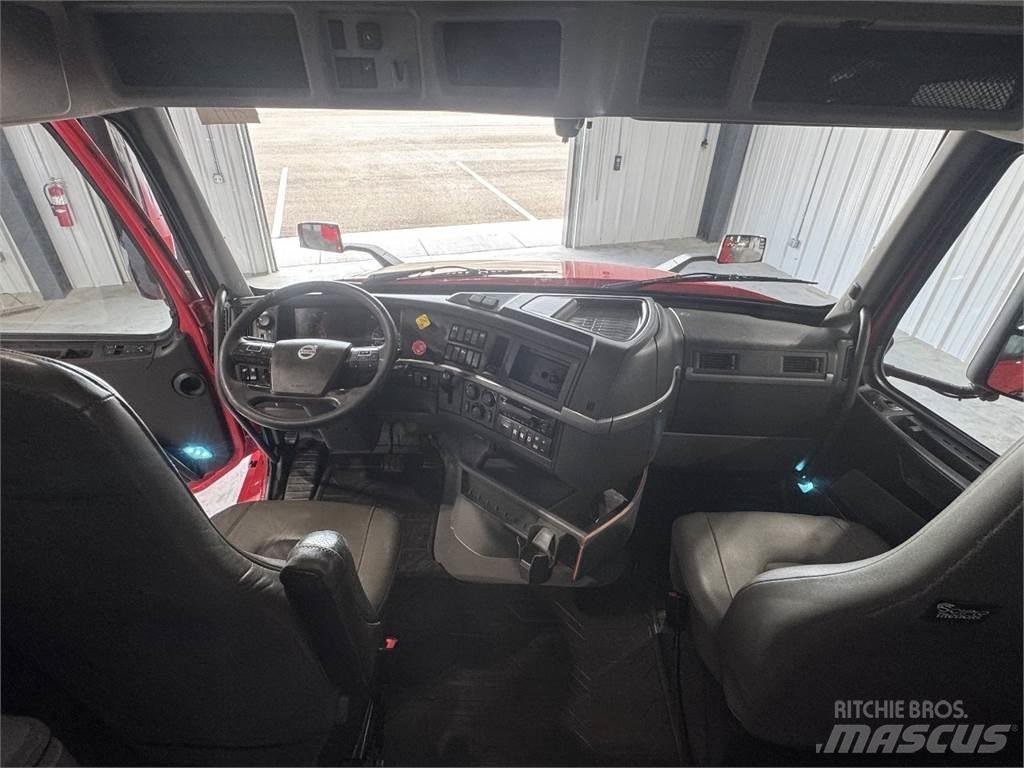 Volvo VNL64T740 曳引機組件
