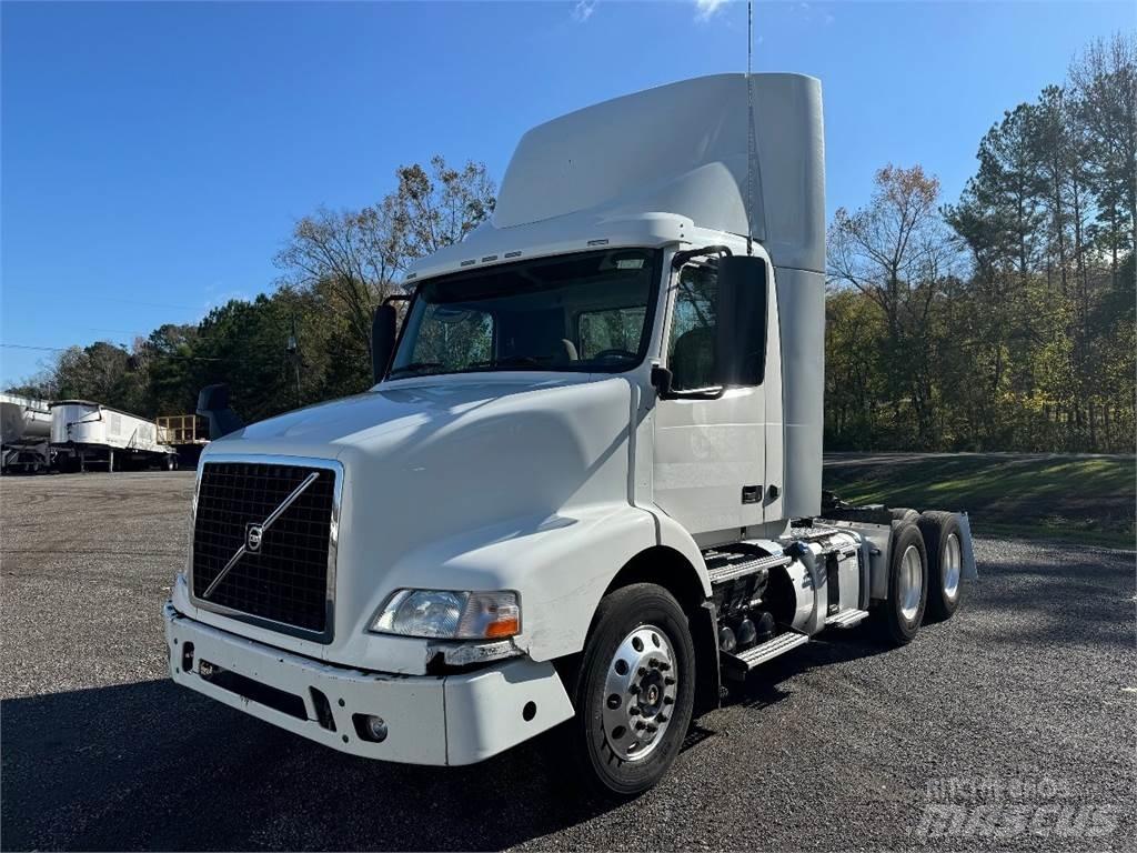 Volvo VNM64T200 曳引機組件