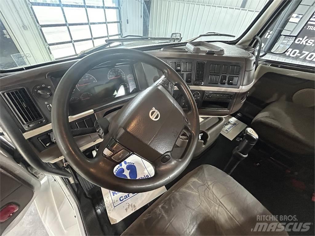 Volvo VNM64T200 曳引機組件