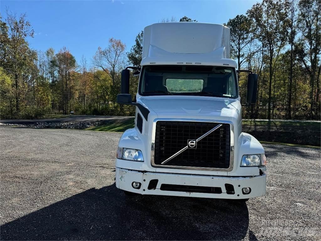 Volvo VNM64T200 曳引機組件