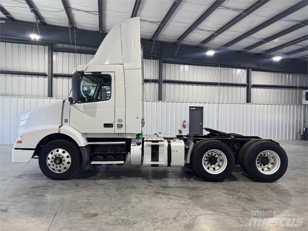 Volvo VNM64T200 曳引機組件