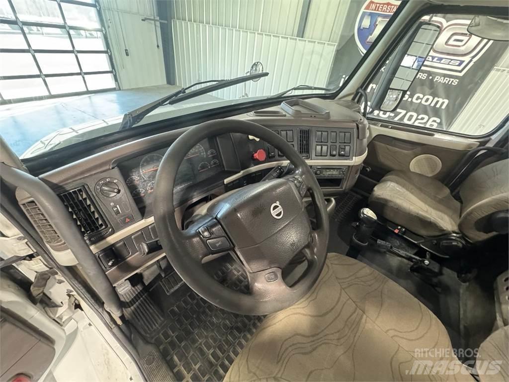 Volvo VNM64T200 曳引機組件