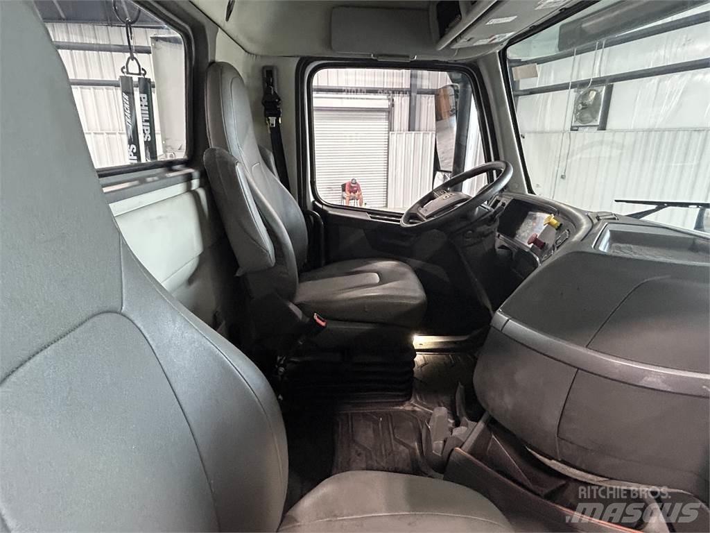Volvo VNR64T300 曳引機組件