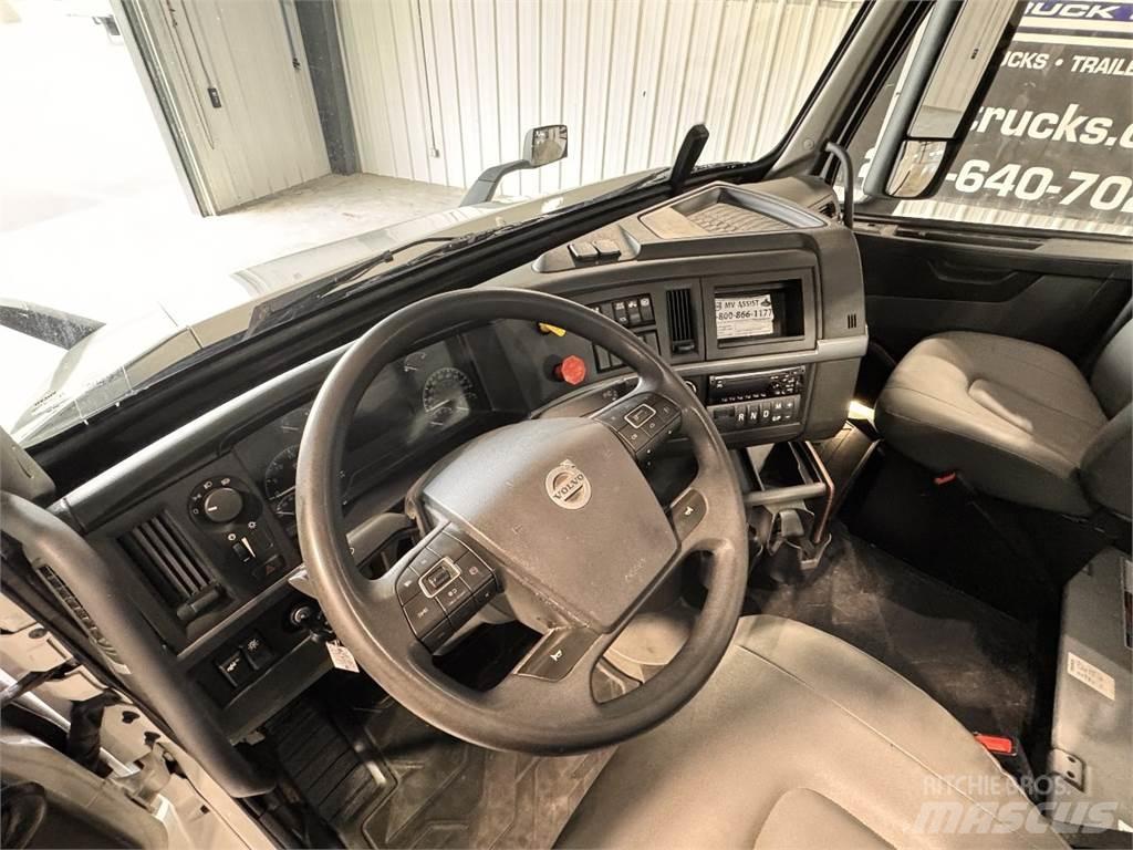 Volvo VNR64T300 曳引機組件