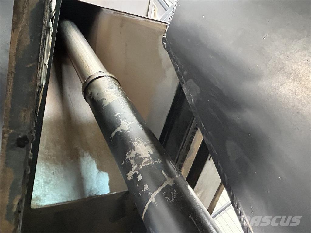 Western Star 4700SF 傾卸式卡車