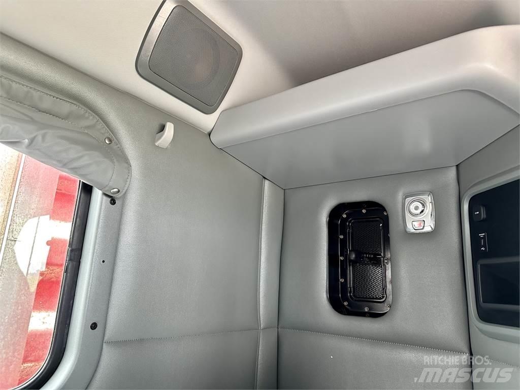Kenworth T880 曳引機組件
