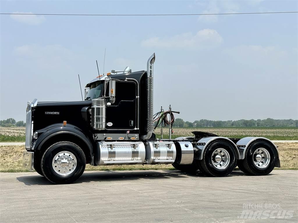 Kenworth W900 曳引機組件