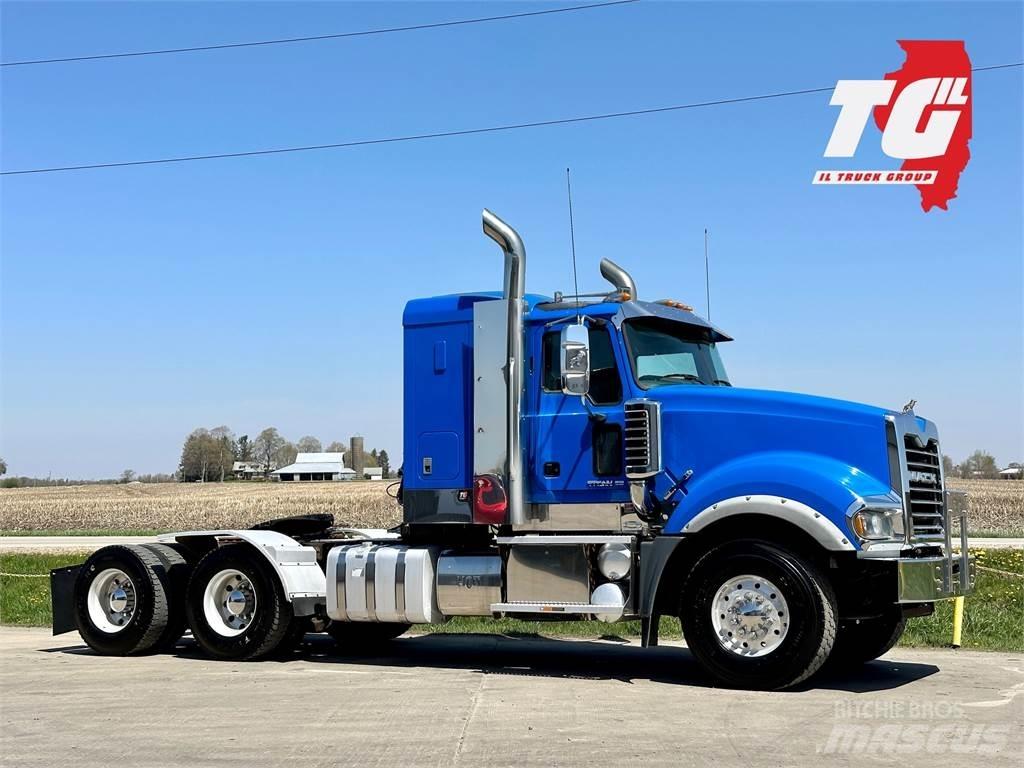 Mack Titan TD713 曳引機組件