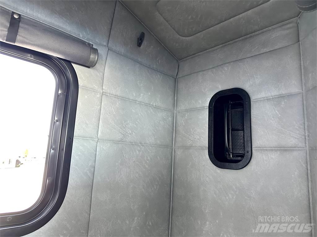 Mack Titan TD713 曳引機組件
