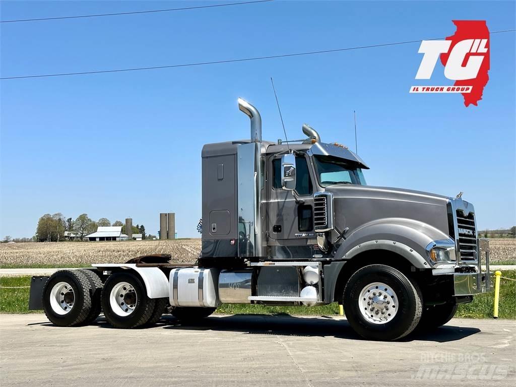 Mack Titan TD713 曳引機組件
