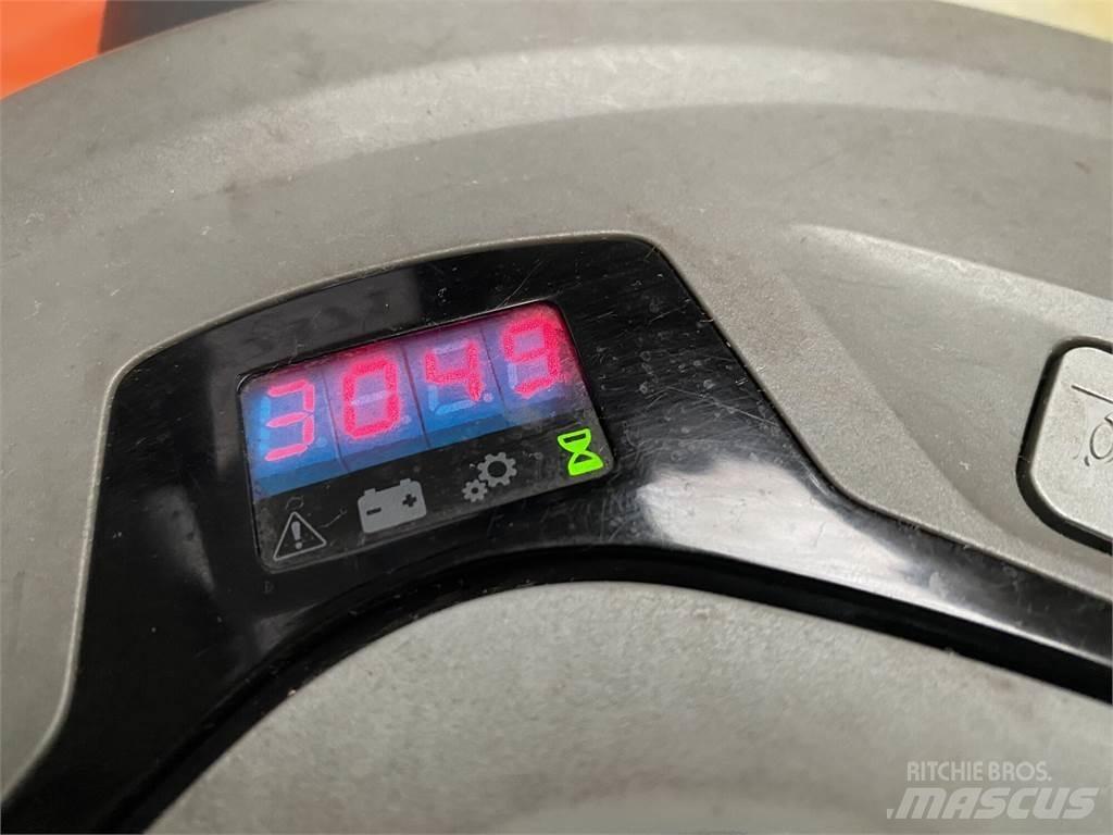 Toyota SWE200D 自走式堆積機