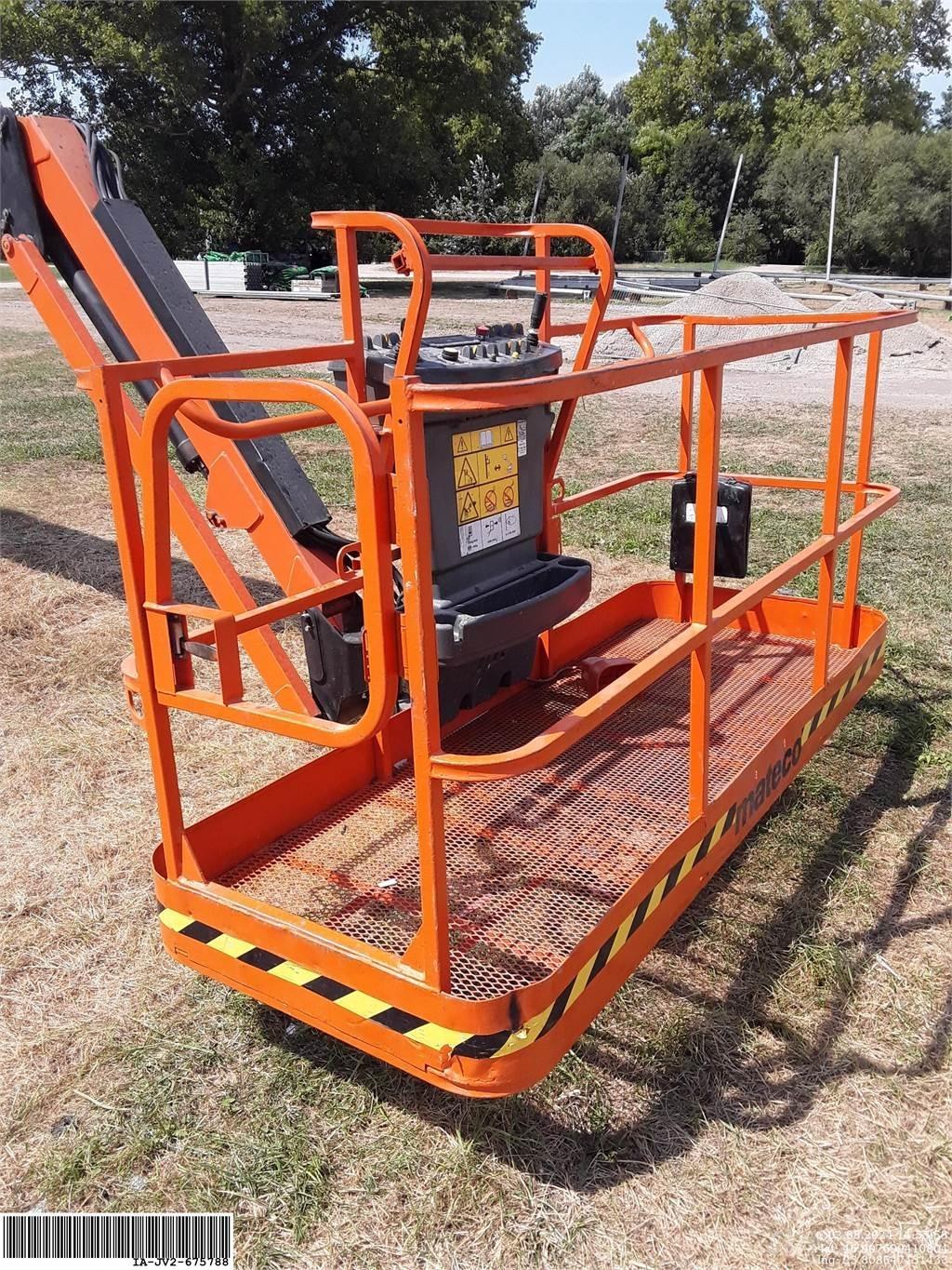 JLG 660SJ 曲臂高空作業車