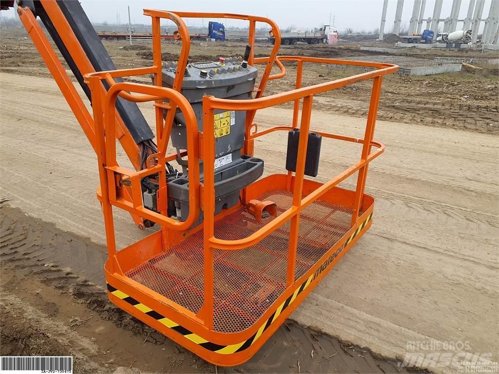 JLG 860SJ 曲臂高空作業車