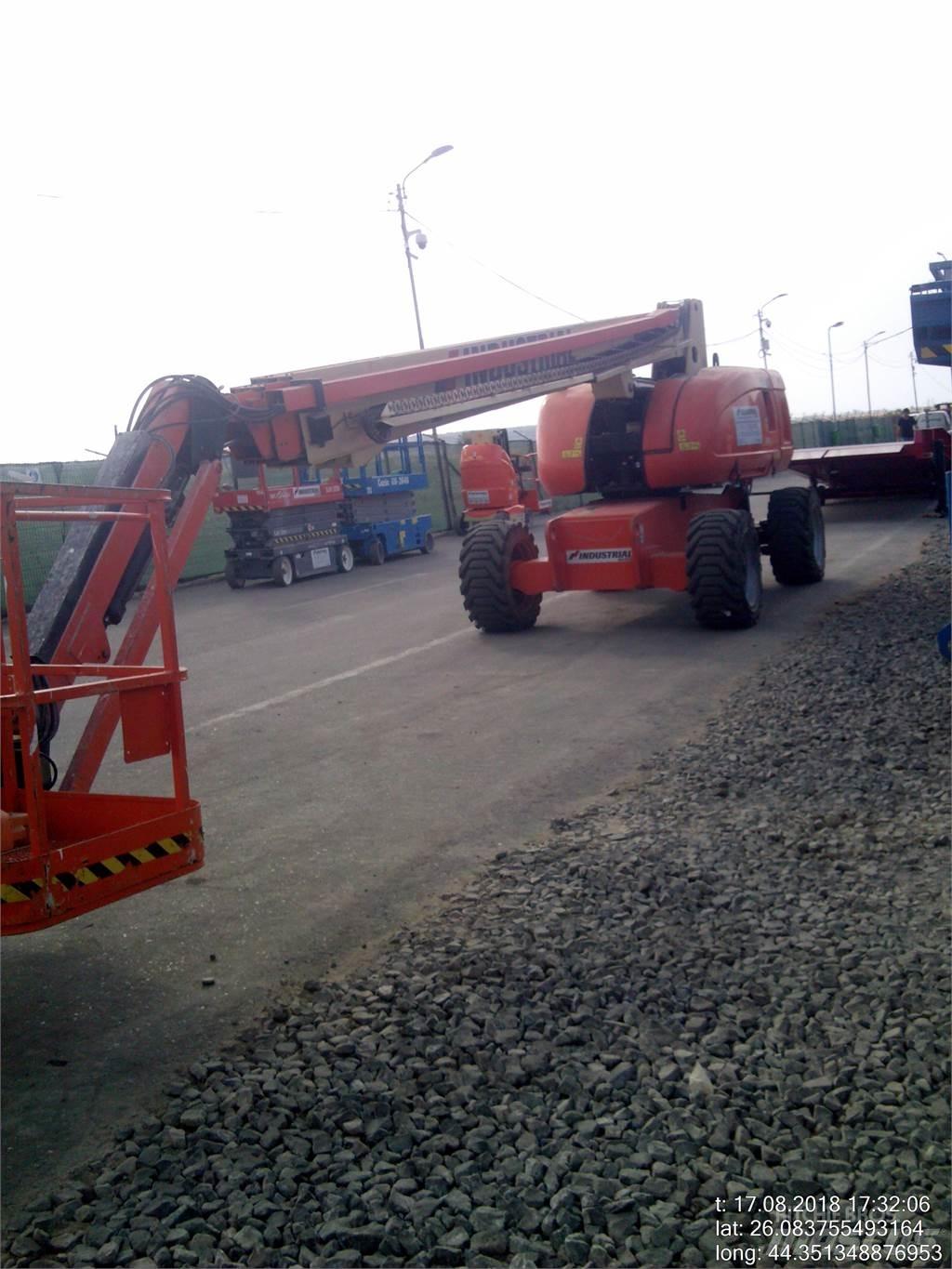 JLG 860SJ 曲臂高空作業車