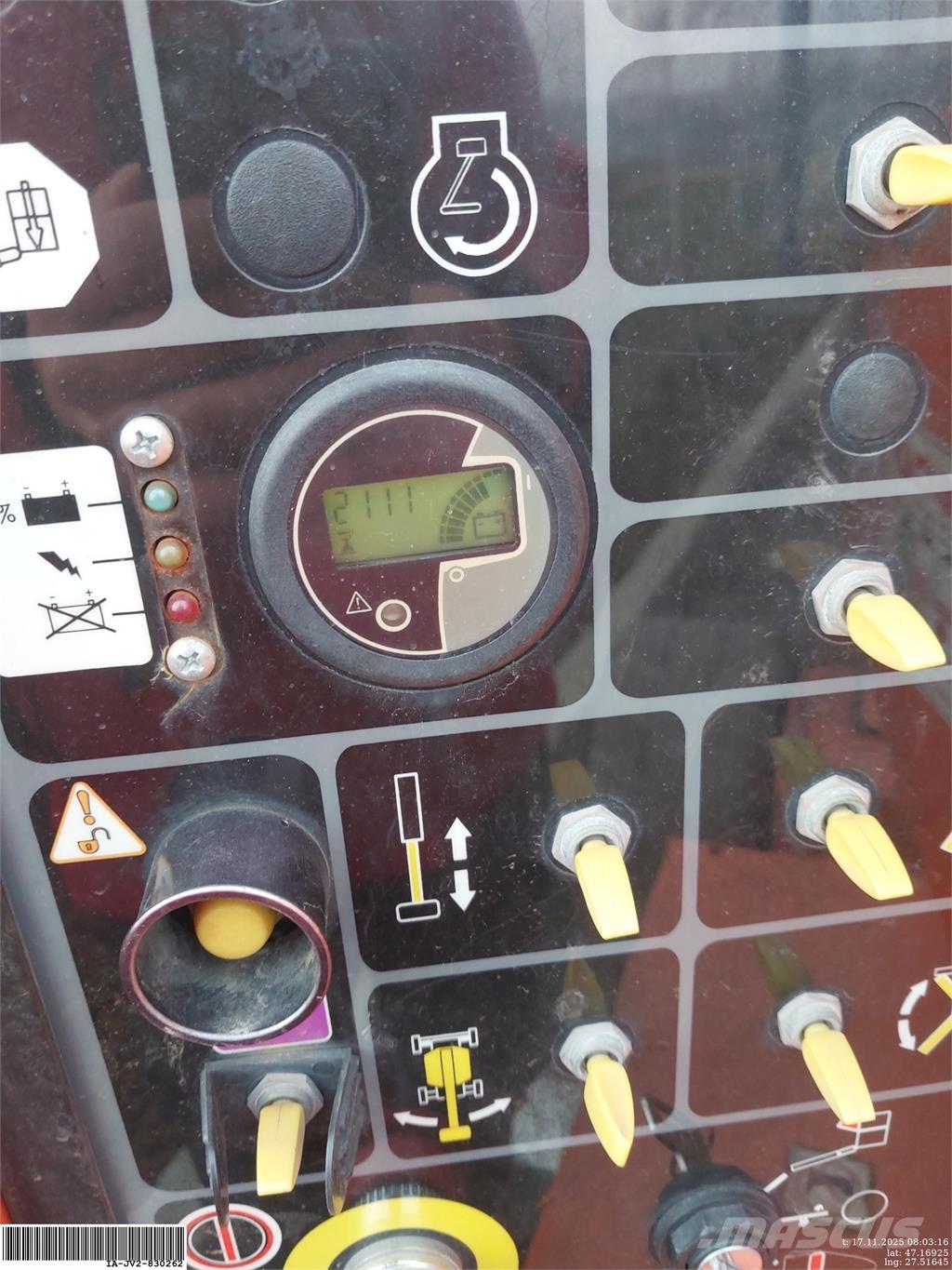 JLG E450AJ 曲臂高空作業車